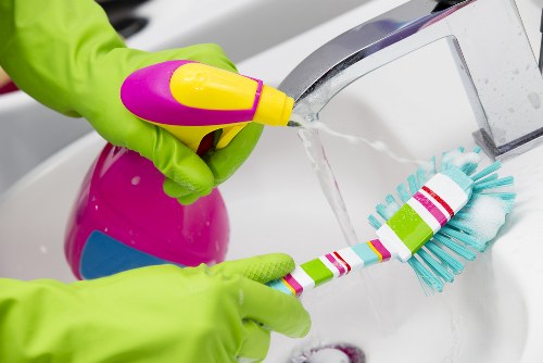 Carpet cleaning process removing dirt from fibres